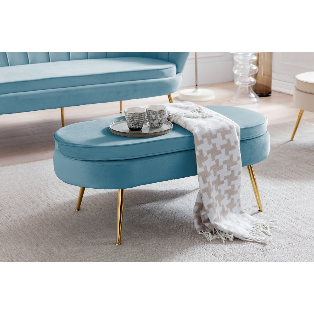 Sitzpouf oval aus Samt Blau – Bild 2