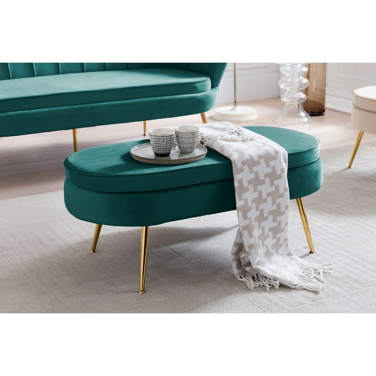 Sitzpouf oval aus Samt Grün – Bild 2